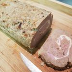 Italiensk farsbrød med en røget udgave af osten scamorza og prosciutto cotto