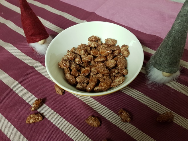 Brændte mandler med et touch af jul