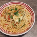 Spaghetti med tomat og squash