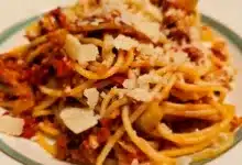 Spaghetti med tomat og tun