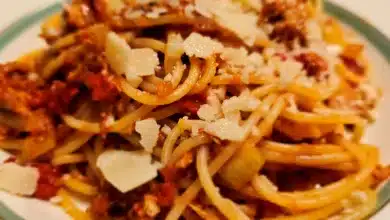 Spaghetti med tomat og tun