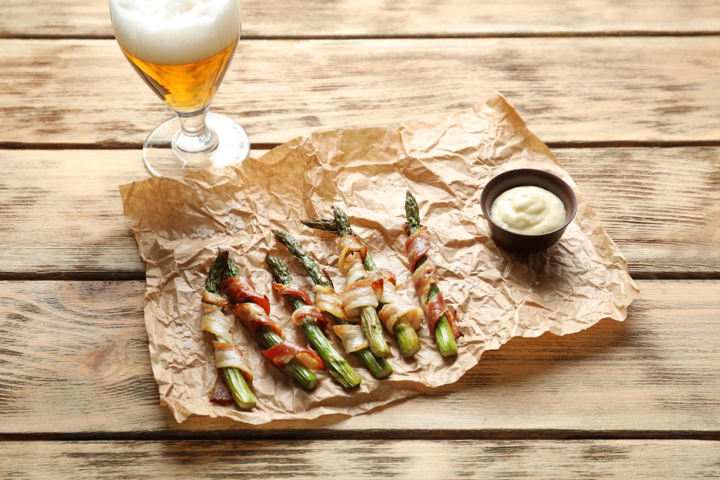 Asparges og øl